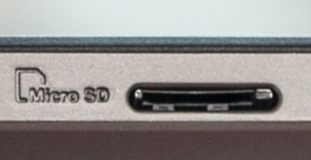 Разъем для карт памяти формата microSD.