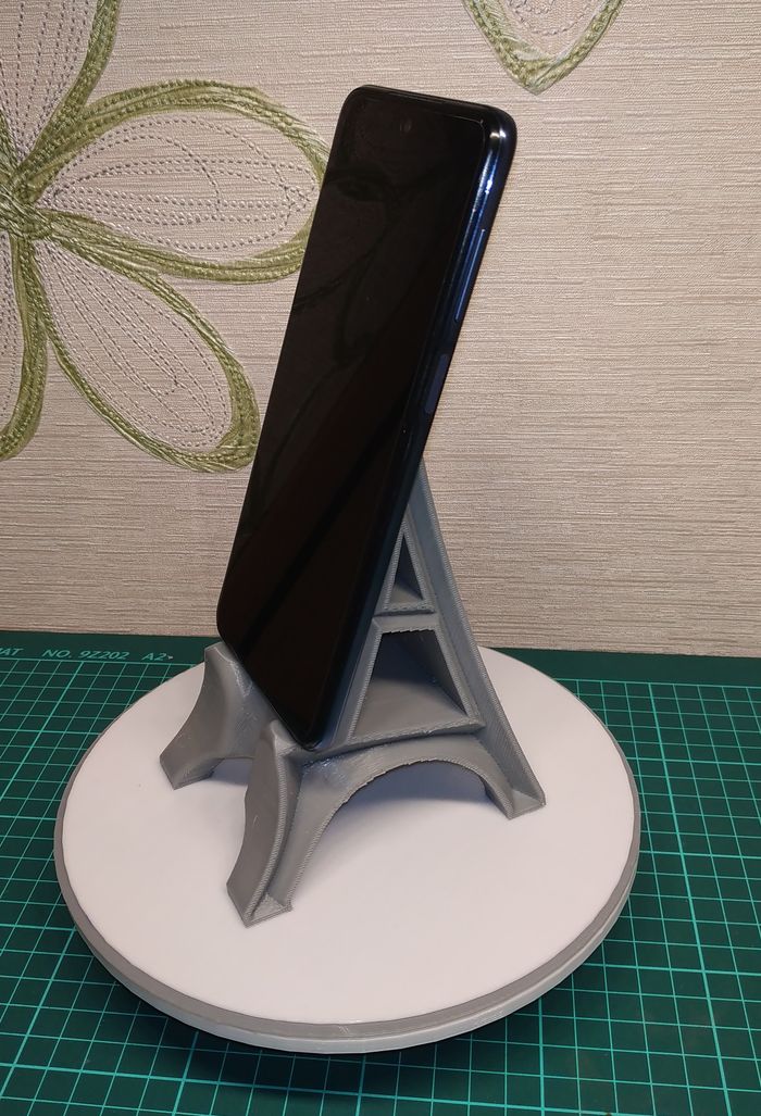 Подставка для телефона «Эйфелева башня» на 3D принтере